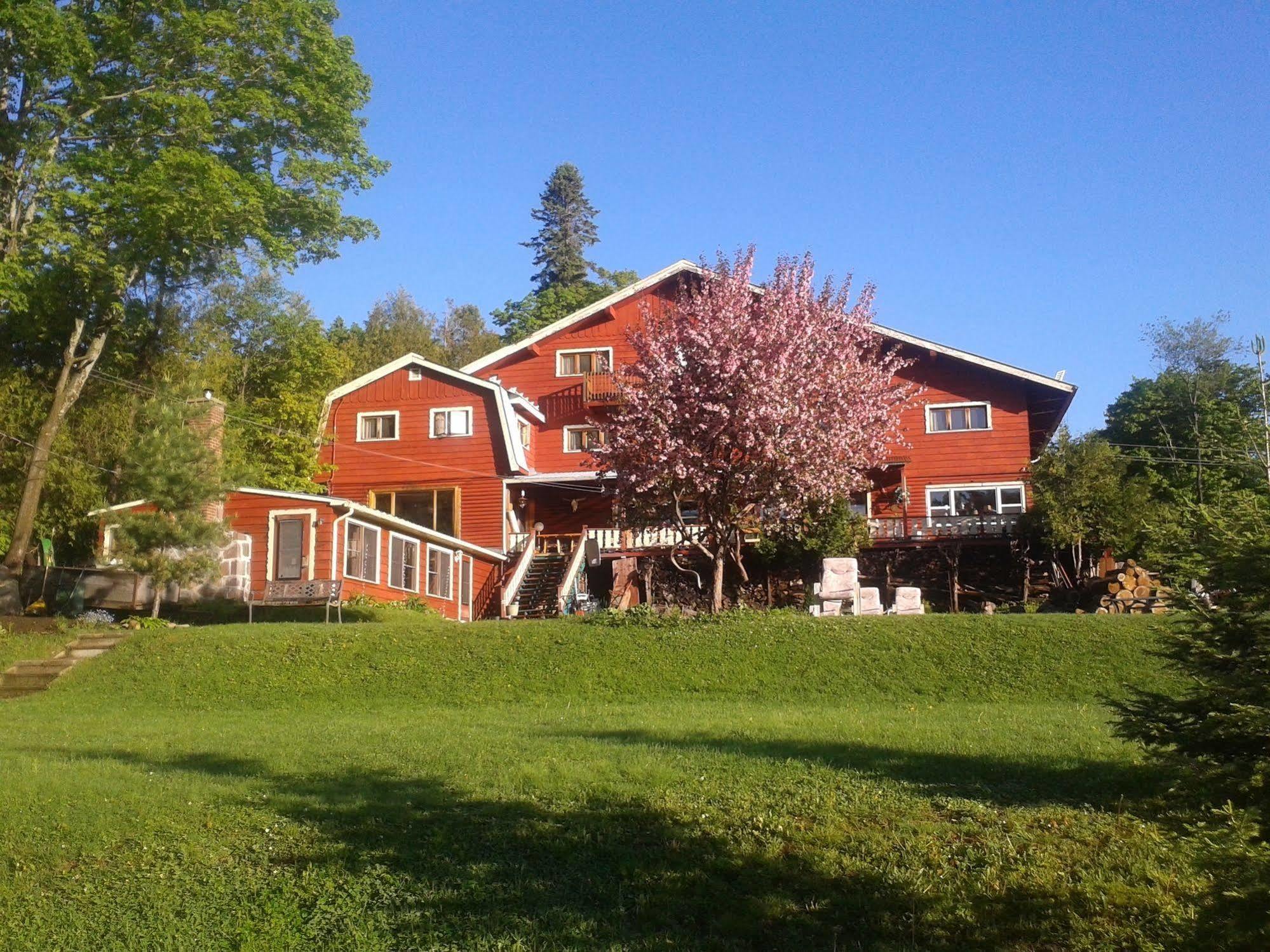 Auberge The Parker'S Lodge Inn วาล-เดวิด ภายนอก รูปภาพ